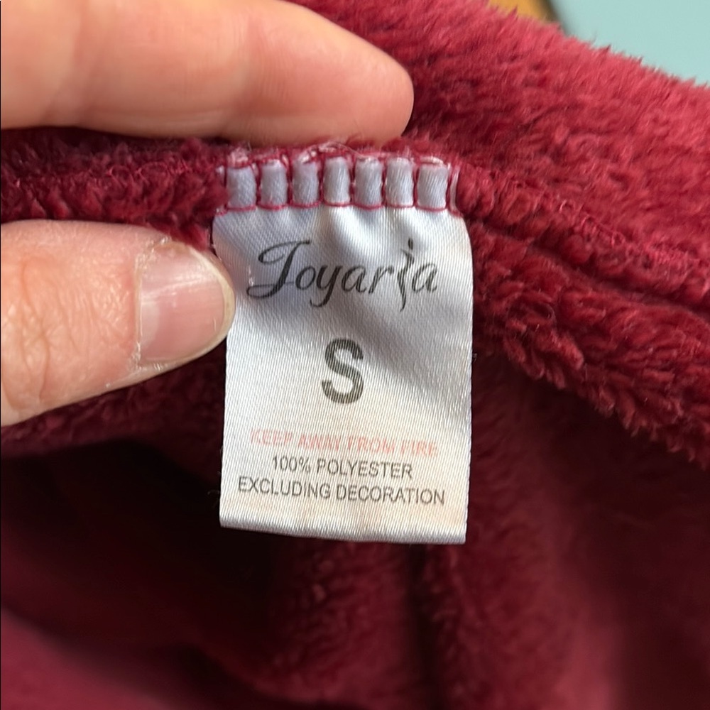 Joyaria Deep Red Plush Robe - Picture 5 of 6
